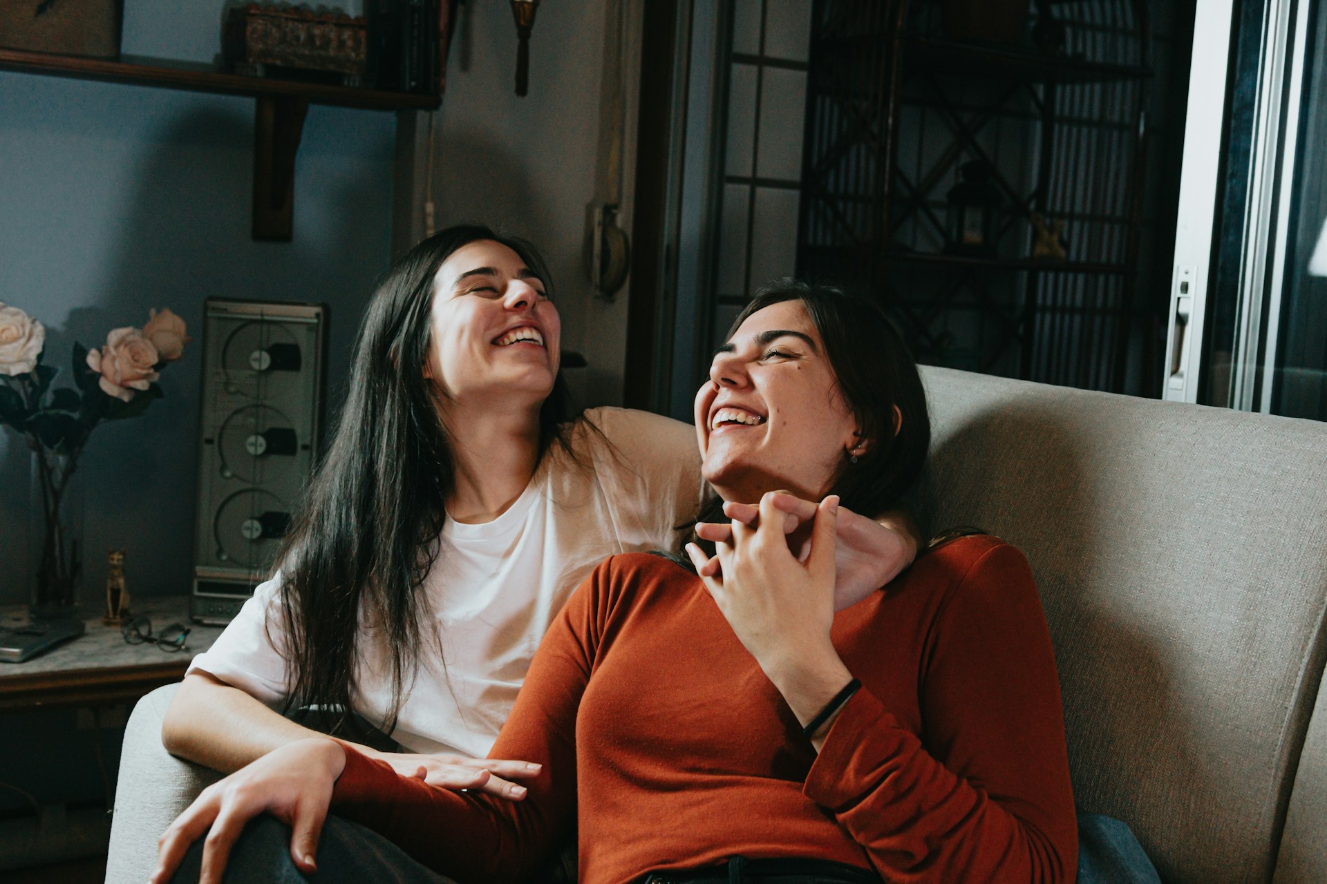 How Laughter Builds Stronger Family Relationships: Science, Strategies, and Real-World Guidance