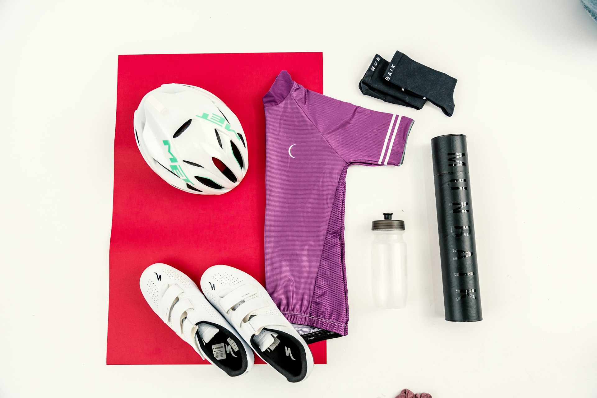 Redefining Style: How the Fusion of Sportswear and High Fashion Transforms Modern Apparel