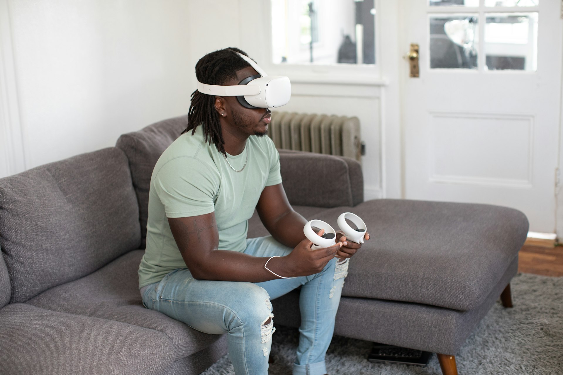 The Transformative Impact of Virtual Reality Headsets in Modern Gaming